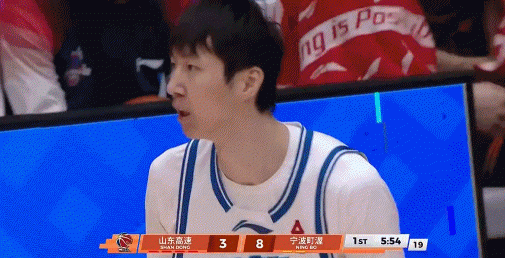 十分不满！邱彪抱怨判罚&情绪超激动怒喷裁判 怒吃一T！