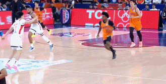 这下亏大了！广州中线战术犯规 古德温直接出手要到三罚