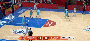 弹无虚发！胡金秋底角三分再中 内外开花4中4独得10分