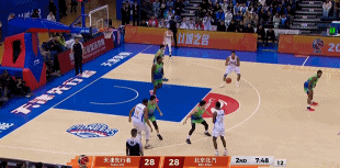 一防两传显功底！赵睿绝妙甩传+抢断助攻贝利反击上篮 打停天津！