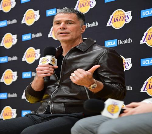 佩林卡：湖人始终在“现在就要夺冠”模式中但薪资灵活性很重要