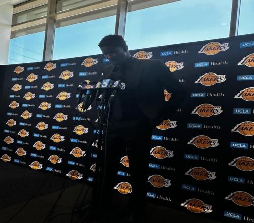 艾顿：我们现在想要夺冠我与奥尼尔经常联系&那是我大叔叔