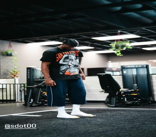 还搁那晒照!库明加社媒连发15张训练照下家未定心情还不错 还搁那晒照!库明加社媒连发15张训练照下家未定心情还不错