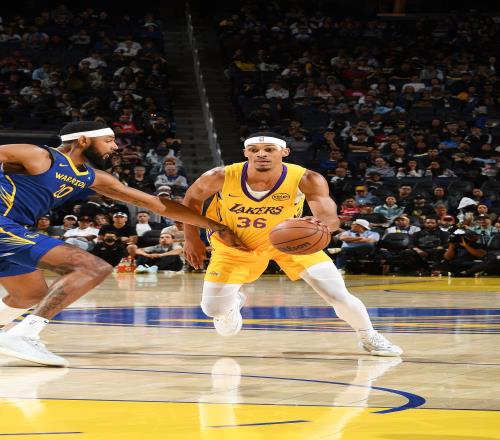 正负值+21冠绝全场！贝兹利6中4高效贡献16分9板3帽罚球10中7