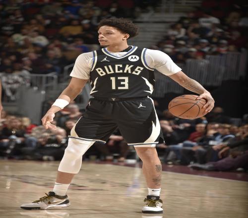 湖人队记：湖人有意自由球员瑞安罗林斯上赛季三分命中率超40%