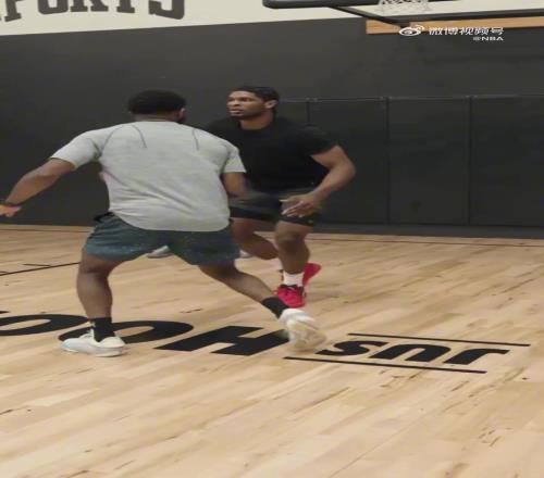 杨瀚森队友！开拓者后卫斯库特亨德森夏日特训视频来袭