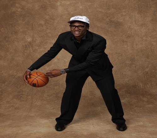 七方大交易官宣！湖人官方：球队正式得到36号秀阿杜蒂耶罗