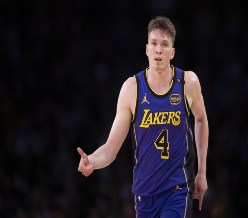 湖媒调侃克内克特133：一天4练每天下午进行打铁训练