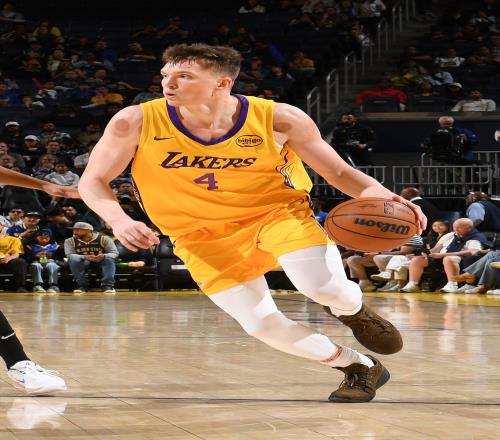 高光的一节！克内克特第三节6中4得9分1板1助