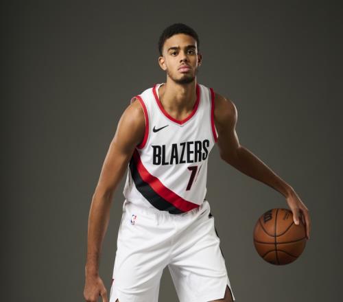 场均3.4分1.8篮板！开拓者队执行吕佩尔2526赛季球队选项