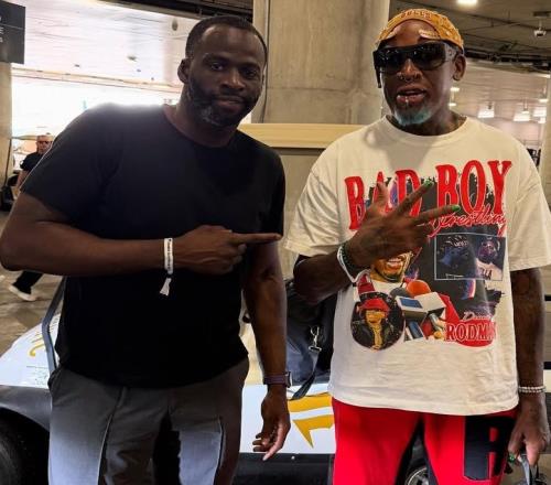 先扫你两条街美媒发图调侃：这张照片里有374个技犯