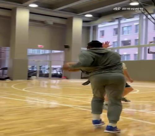 休赛期也没闲着沉浸式欣赏希尔德投篮训练 休赛期也没闲着沉浸式欣赏希尔德投篮训练