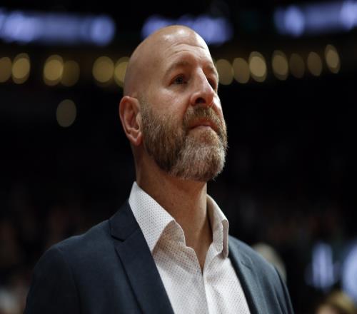 殳海：从球队运作角度开拓者的操作很难评白白送走状元中锋