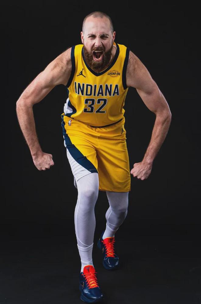 有了风骚白人秃头,忘掉谈了10年的前任