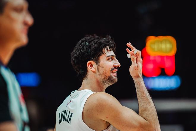 阿夫迪亚41分开拓者险胜火箭4连胜 伊森绝杀超时