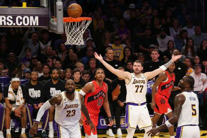 东契奇25+7湖人胜猛龙止连败 勒布朗24+7艾顿25+13