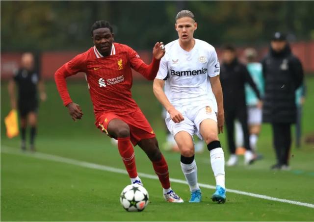 受够科纳特了?利物浦提拔新人 19岁中卫入选欧冠名单 受够科纳特了?利物浦提拔新人 19岁中卫入选欧冠名单