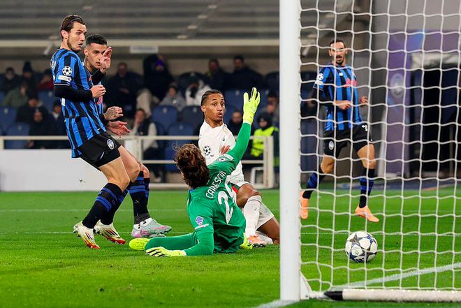 1-2！欧冠惨遭逆转跌出前八 英超11.4亿豪门各项赛事4场不胜