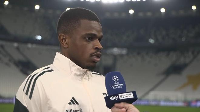 卡卢卢:在我们所处的环境里,无论输赢都没时间开心或是沮丧 卡卢卢:在我们所处的环境里,无论输赢都没时间开心或是沮丧