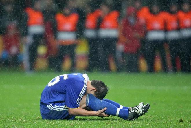 特里：在罚丢点球导致蓝军错失2008年欧冠冠军后，曾想过自杀