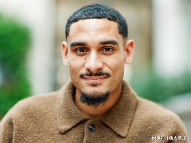 最强对决！欧冠四队齐聚半决赛，阿森纳和曼城，冲击四个冠军