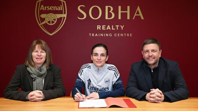 官方：阿森纳与女足主帅勒妮-斯莱杰斯完成续约，合同至2029年