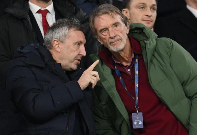 太阳报：威尔科克斯告知曼联球员这赛季目标是欧冠资格