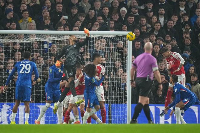 四线争冠?首回合客胜蓝军却难言开心,阿尔特塔该做出取舍决断了 四线争冠?首回合客胜蓝军却难言开心,阿尔特塔该做出取舍决断了