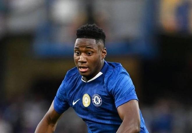 名记：博纳诺特离队后，埃苏戈将顶替其在欧冠名单中的位置