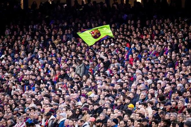 巴萨官方：将有869名球迷随队参加对布拉格斯拉维亚的比赛