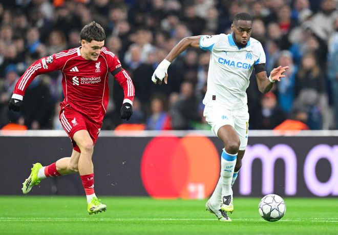 欧冠上演五大联赛强强对决：11.7亿豪门客场3-0 各项赛事13场不败