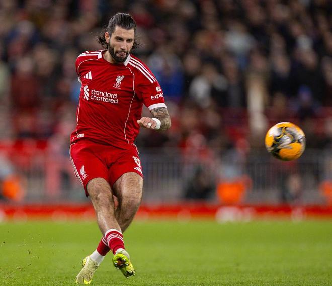 索博任意球破僵局，萨拉赫回归铁卫造乌龙，利物浦3-0完胜马赛