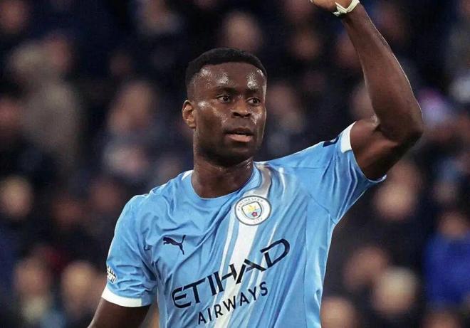 瓜帅再次玩火失败!金球后腰成球队软肋,密集赛程下争冠无望 瓜帅再次玩火失败!金球后腰成球队软肋,密集赛程下争冠无望