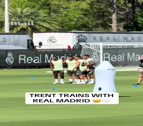 融入得挺好阿诺德参加在皇马的首次合练，与贝林厄姆贴得最近