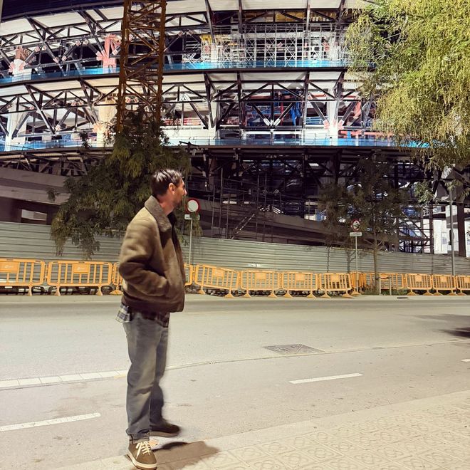 从另一个视角看梅西回诺坎普：梅西对巴萨太热爱了！