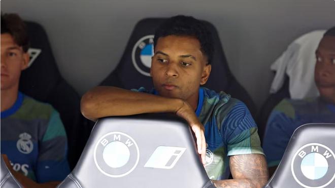 TA：皇马寻求引进后卫和中场；他们愿听取对罗德里戈的报价