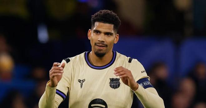 阿斯：巴萨冬窗是否买人，取决于阿劳霍的恢复情况