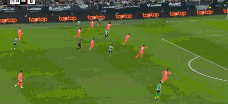 半场：巴萨4-1贝蒂斯，费兰戴帽，巴尔德吉传射，安东尼破门