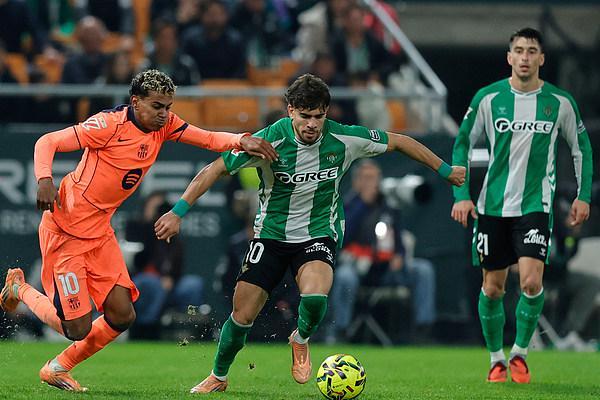 亚马尔点射 巴萨5-3贝蒂斯迎西甲6连胜