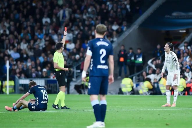 西甲|六连客后,皇马主场0:2不敌塞尔塔,阿隆索还有神奇吗? 西甲|六连客后,皇马主场0:2不敌塞尔塔,阿隆索还有神奇吗?