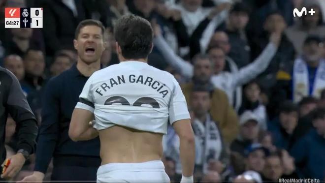 弗兰-加西亚连吃2黄被罚下，阿隆索怒吼：别XXX开玩笑了