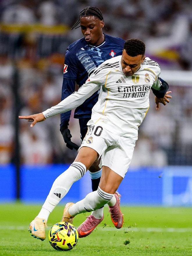 皇马主场0比2塞尔塔,心态失衡红牌左右赛果,三大进攻利器哑火 皇马主场0比2塞尔塔,心态失衡红牌左右赛果,三大进攻利器哑火