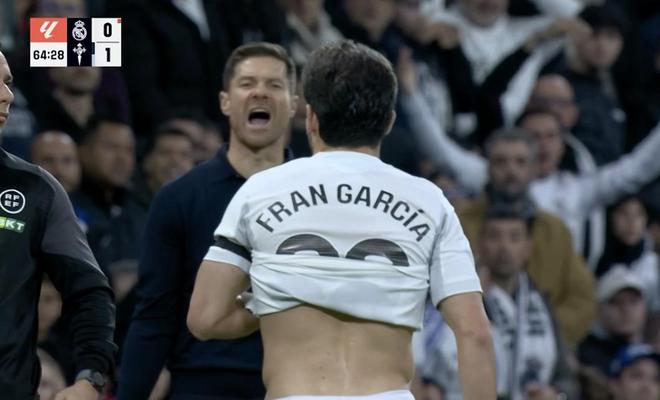 两分钟两黄变一红，皇马后卫弗兰-加西亚职业生涯首次被罚下