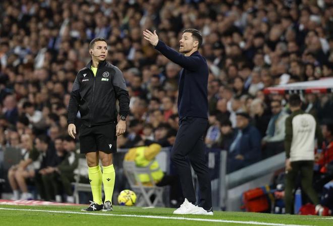 阿隆索生死战！不胜曼城或下课，皇马寻找替代者，齐祖渣叔二选一