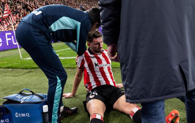 左大腿腘绳肌损伤，世体：拉波尔特可能因伤缺席两个月