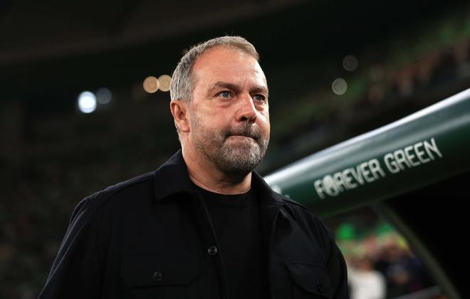 亚马尔89分钟被换面露不悦！弗里克轻松回应：下次让他坐替补席！