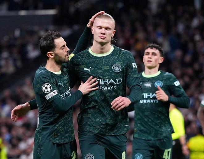 哈兰德本赛季俱乐部+国家队已打进34球，追平C罗13-14赛季纪录