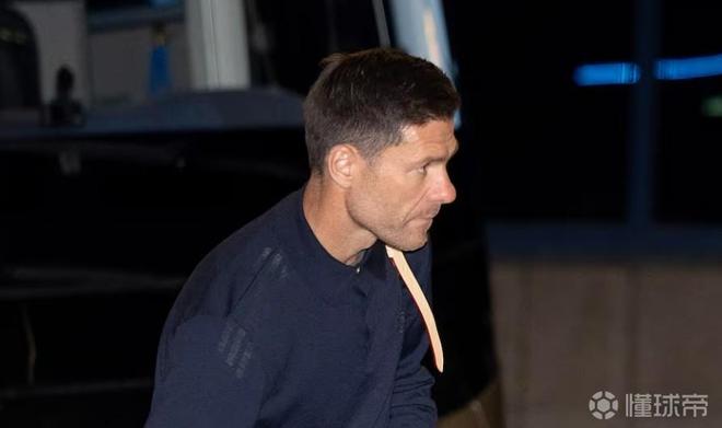 世体：皇马想让阿隆索带队踢西超杯，这个计划已酝酿许久