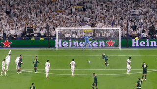 【早报】曼城攻陷伯纳乌，龙哥帅位到头了？