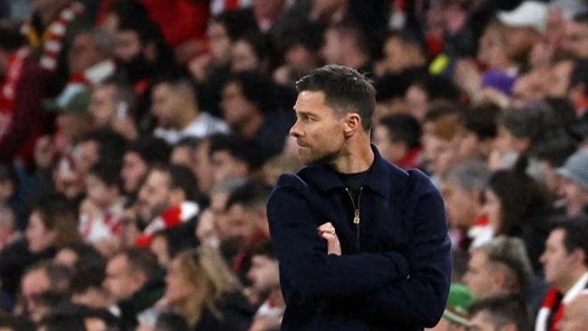 皇马更衣室暗流涌动：明星球员为何对哈维·阿隆索心生不满？